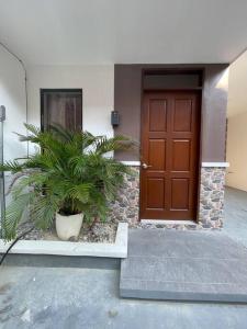 Urban Escape By ColLab at Sta Monica Estate-Tisa