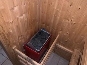 Im Herzen von Wiesdorf- Blick auf das BAYER-KREUZ -Appartement mit 2 Schlafzimmern & 3 Betten-für 4 Personen -Zentral gelegen - Friedrich Ebert Platz 5a , 4te Etage -kein Aufzug -Lift- Dachterrasse und Sauna - Kaution Pflicht -