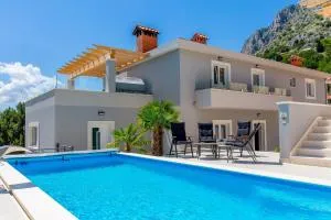 Villa Majestic Vista - Private Pool - Svinišće