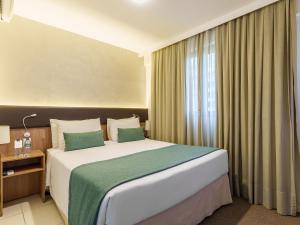 Athos Bulcão Hplus Executive