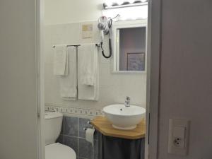 Hotels Auberge l'Escaleta : Chambre Double avec Salle de Bains Privative