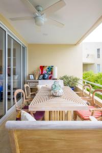 Condo Seabreeze - Beachfront Comfort in Faro de Mita