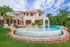 Villa Alamanda in Lagos del Mar