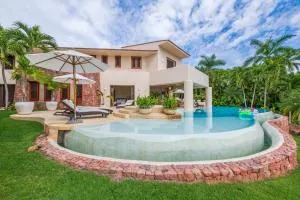 Villa Alamanda in Lagos del Mar - 蓬塔米塔