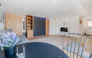 Amazing Apartment In Sant Pere De Ribes