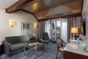 Junior Suite room in Maritim Hotel Köln