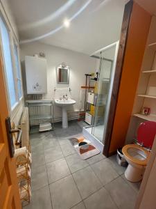 Maisons de vacances La Maison Vintage a Montreuil sur mer 3 Chambres - Jardin - 6 personnes - Wifi : photos des chambres