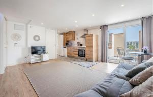 Amazing Apartment In Sant Pere De Ribes