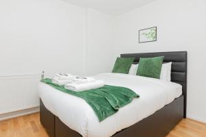 Charming 3BR Duplex in Wembley, 5 Minutes to Tube