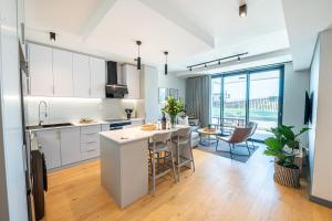 Designer Beachfront 2 bed with swimming pool in Blouberg, Cape Town- 02 Azul - 4hvězdičkové hotely ve městě Bloubergstrand