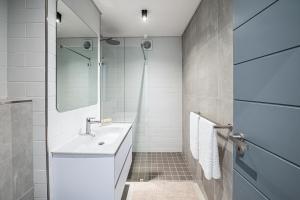 Designer Beachfront 2 bed with swimming pool in Blouberg, Cape Town- 02 Azul