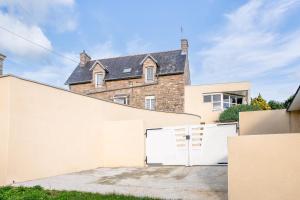 Maisons de vacances Dans la campagne d-Erquy, grande maison pour 6 : photos des chambres