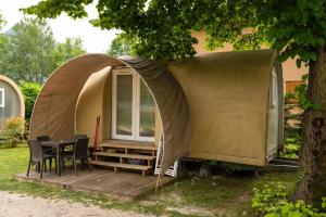 Tent (4 Adults) with shared bathroom room in Lago Idro Glamping Boutique