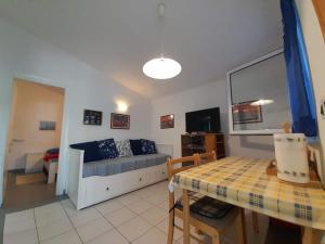 Lovely Apartment close to the Jezevac Beach