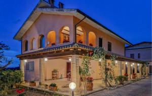 3 Bedroom Amazing Home In Moscufo