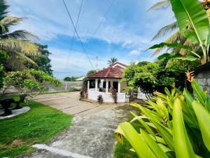 Treat Villa with AC - Tangalle