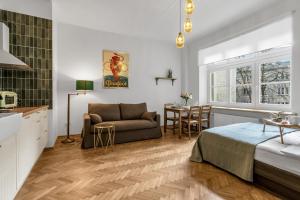 Mokotów Studio - Top Location, Tram&Shops nearby - by Rentujemy