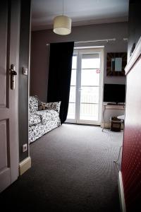 Dwór Złotopolska Dolina Mansion House