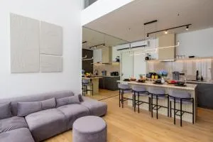 Modern 2-Bedroom Private Villa Featuring a Private Pool - Badung