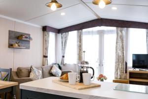 2Bed Whitley Bay Home - Free Parking, Close to beach & St Marys Lighthouse