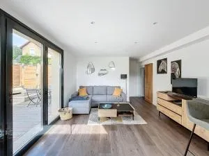 Le Secret de Medan - Jardin - parking PV - Paris - 维尔尼斯苏泽