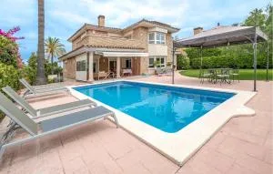 5 Bedroom Awesome Home In Reus - Реус