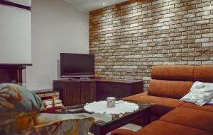 2 Bedroom Awesome Home In Gorzkie Pole