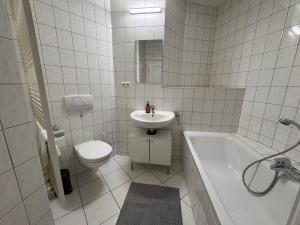 Modernes Hochparterre Apartment im Waldstraßenviertel