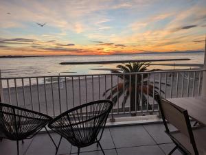 Sol-y-Days le Royal Grand studio centre ville vue mer avec parking