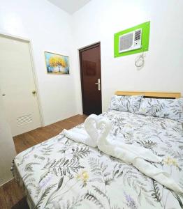 Cozy 4BR Diamond near Airport DArches Place