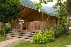 Tent room in Lago Idro Glamping Boutique