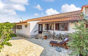 2 Bedroom Lovely Home In Pula 
