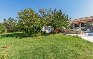 2 Bedroom Lovely Home In Pula