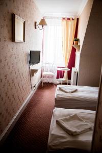 Dwór Złotopolska Dolina Mansion House