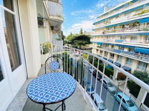 Calme et centrale avec balcon ensoleillé