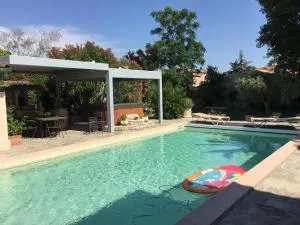 Cigales sous oliviers - Мур'є