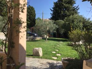 B&B / Chambres d'hotes Cigales sous oliviers : photos des chambres