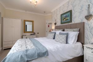 Deluxe Queen Room room in Afon Rhaiadr Country House