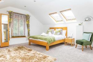 Luxury -Chelt Walking-2Bed-Long Stays-Parking