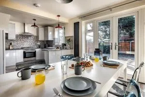 Dudley-hospital-3bed-parking-long Stay-contractor - 布赖尔利希尔