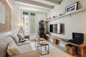 Ebre - 1 bedroom and balcony in Eixampre Esquerre
