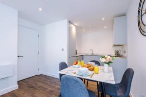 Digital Nomad HQ Stylish Flat, Workspace & WiFi