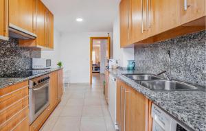 3 Bedroom Lovely Apartment In La Ràpita