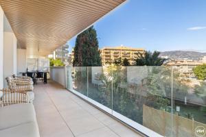 ViVi Homes - Jade Beautiful Apartment with Spa, Pool and Cinema 200 meters from the beach