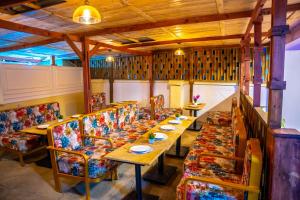 Divine Royal Residences