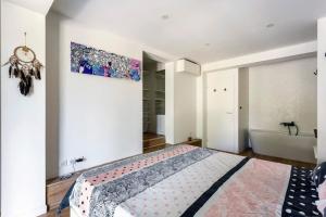 Maisons de vacances House with swimming pool near Lyon : photos des chambres