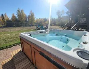 Large House with Hot Tub by beach - Sylvan Lake