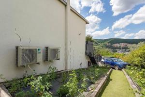 Maisons de vacances House with swimming pool near Lyon : photos des chambres