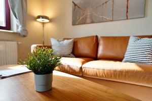 EDLER WOHNRAUM Noble Stadtoase mit Boxspringbett, Kaffeevollautomat & Parkplatz