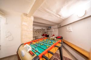 Maisons de vacances Maison de Brique- CINEMA ROOM-BABY-FOOT - 10min a pieds Gare RER A- TRES PROCHE ARENA LA DEFENSE ET PARIS : photos des chambres